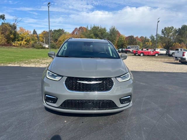 Used 2022 Chrysler Pacifica Touring-L FWD image 10