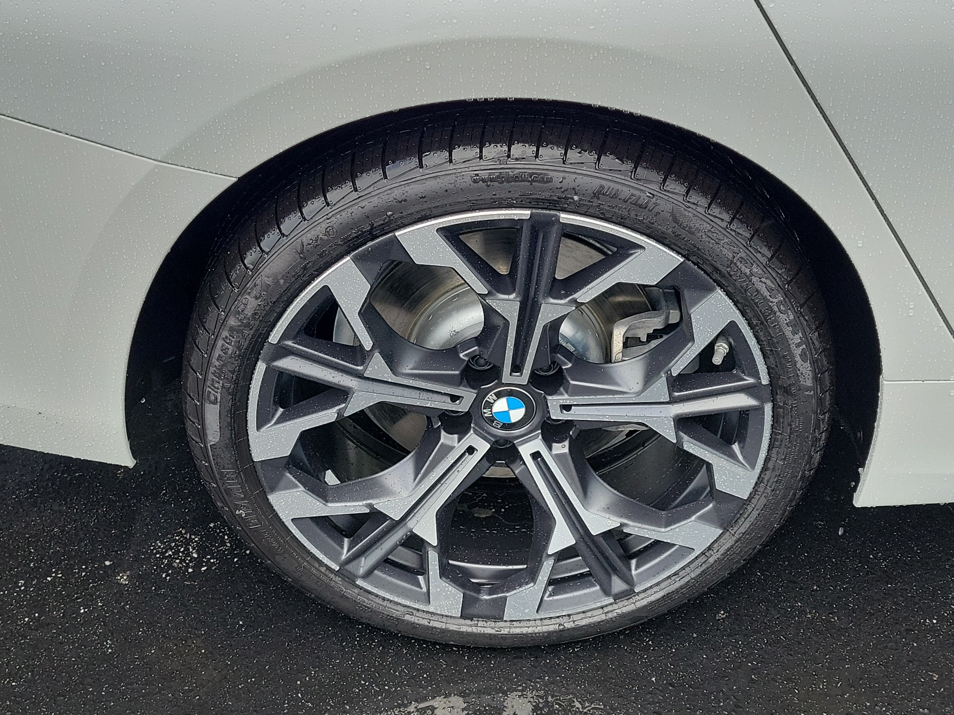 New 2026 BMW 330i Sedan w/ Premium Package RWD image 5