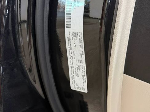 Used 2023 Chrysler Pacifica Touring-L FWD image 55
