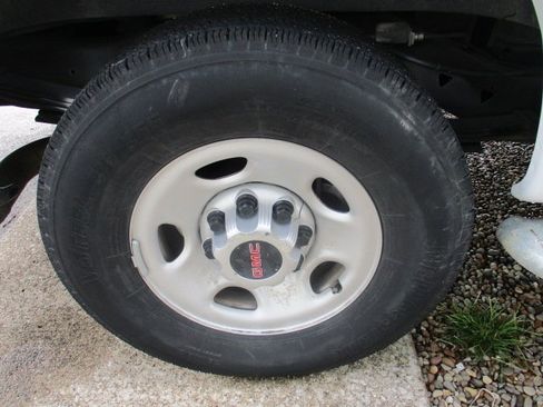 Used 2023 GMC Savana 2500 w/ Driver Convenience Package image 22