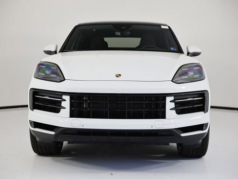 Used 2024 Porsche Cayenne Coupe AWD/4WD image 9