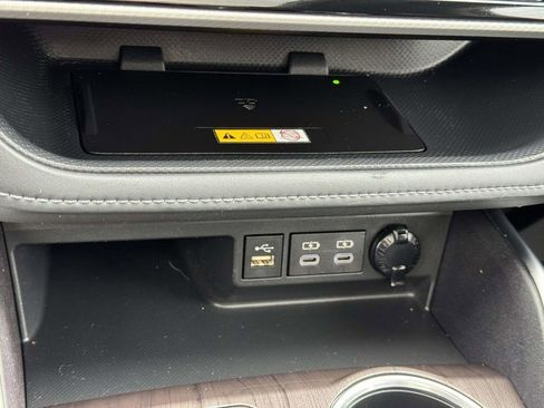 Used 2023 Toyota Highlander Platinum AWD/4WD image 8