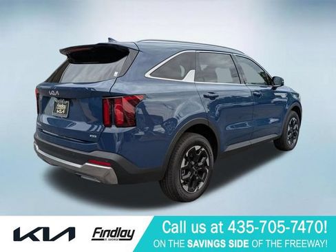 Used 2025 Kia Sorento S w/ Panoramic Sunroof Package AWD/4WD image 7