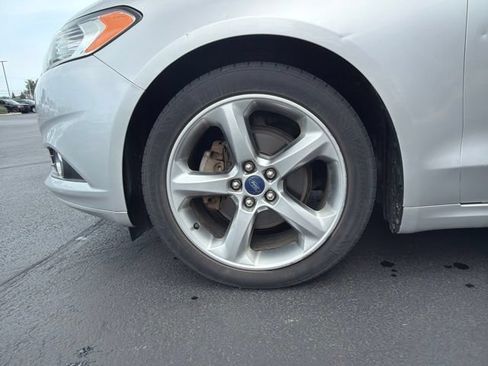 Used 2014 Ford Fusion SE FWD image 11