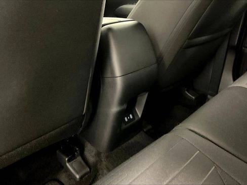 Certified 2025 Hyundai Santa Cruz SE image 12