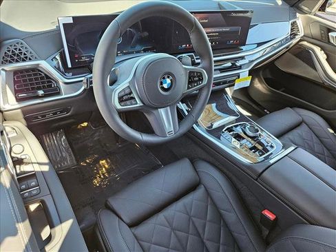New 2027 BMW X7 xDrive40i w/ M Sport Package AWD/4WD image 3