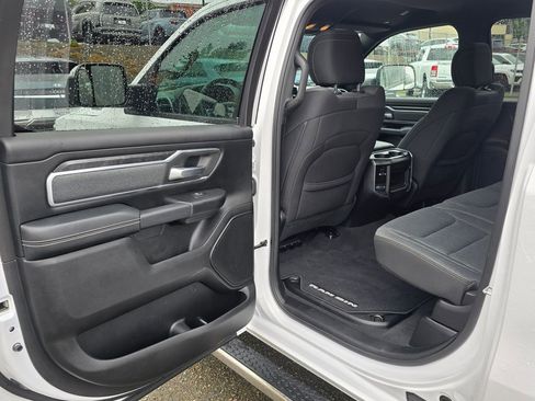 Used 2019 RAM 1500 Big Horn AWD/4WD image 14