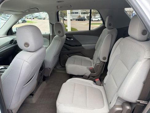 Used 2018 Chevrolet Traverse LT w/ LPO, 'HIT The Road' Package AWD/4WD image 14
