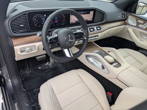 Used 2026 Mercedes-Benz GLS 450 4MATIC image 10