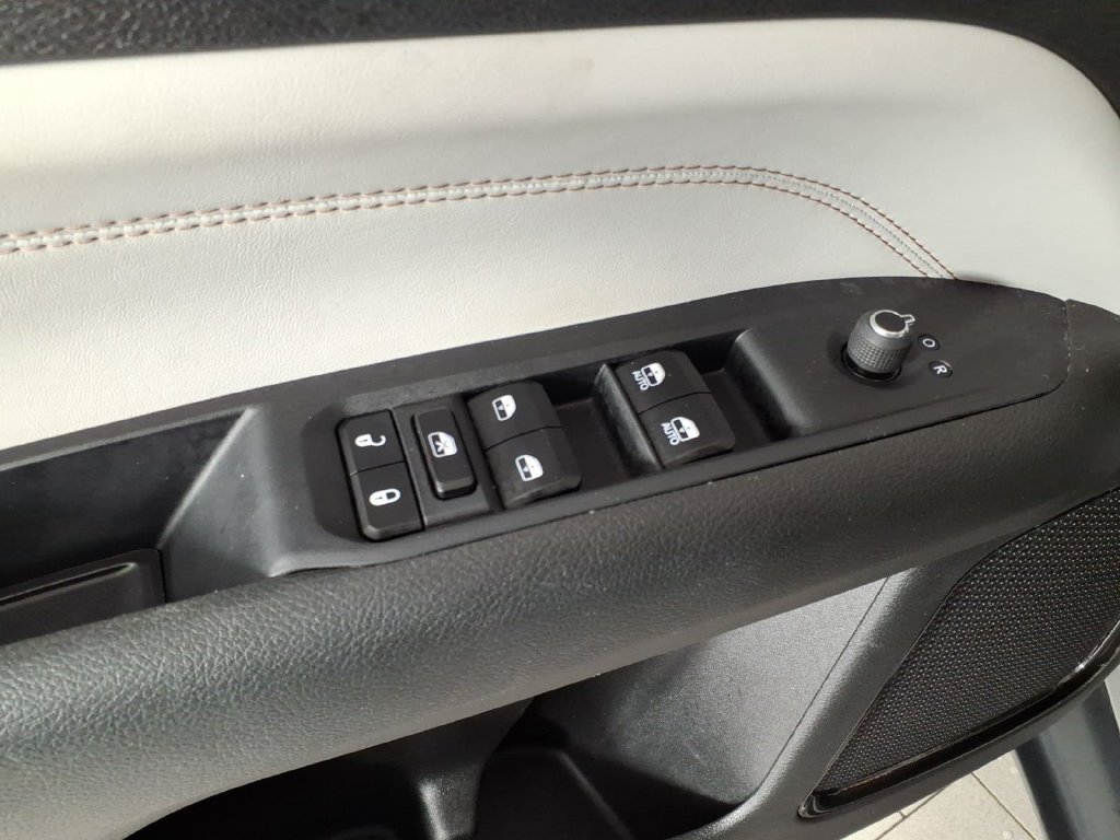 Used 2023 Jeep Compass Limited AWD/4WD image 15
