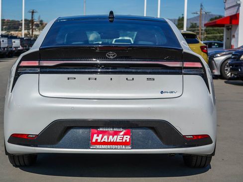 New 2026 Toyota Prius Plug-In Hybrid FWD image 8