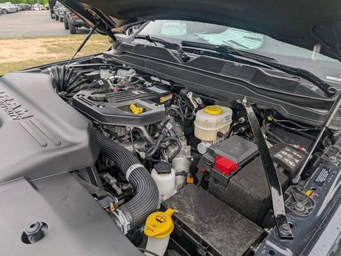 New 2026 RAM 3500 Tradesman AWD/4WD image 32