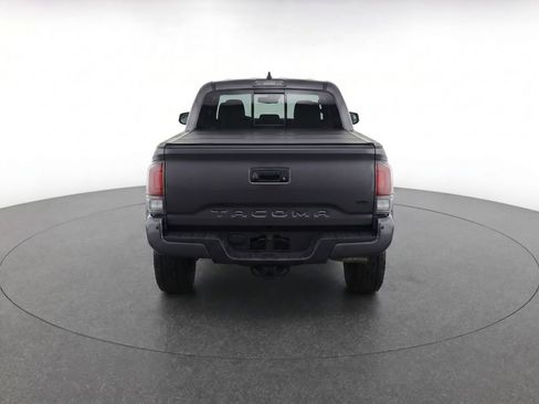Used 2019 Toyota Tacoma TRD Off-Road AWD/4WD image 9