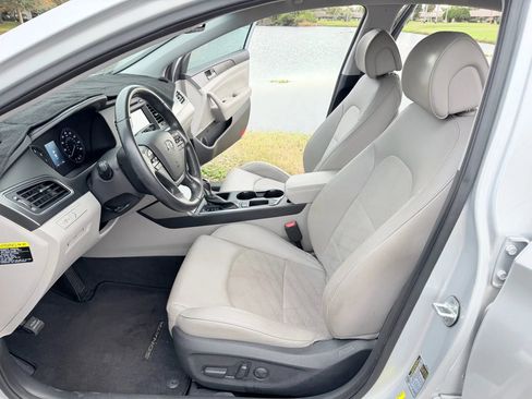 Used 2016 Hyundai Sonata Sport w/ Option Group 02 image 12