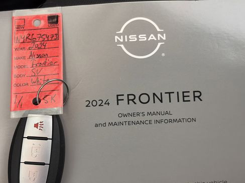 Used 2024 Nissan Frontier SV w/ Technology Package image 30
