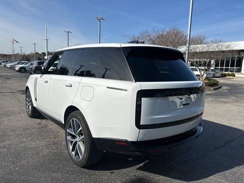 Used 2025 Land Rover Range Rover SE AWD/4WD image 5