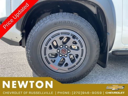 Used 2025 Nissan Frontier PRO-4X AWD/4WD image 52