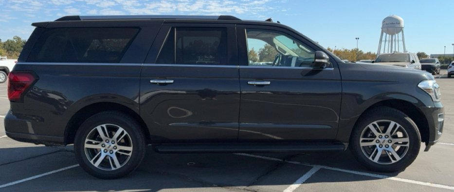 Used 2024 Ford Expedition Max Limited RWD image 4