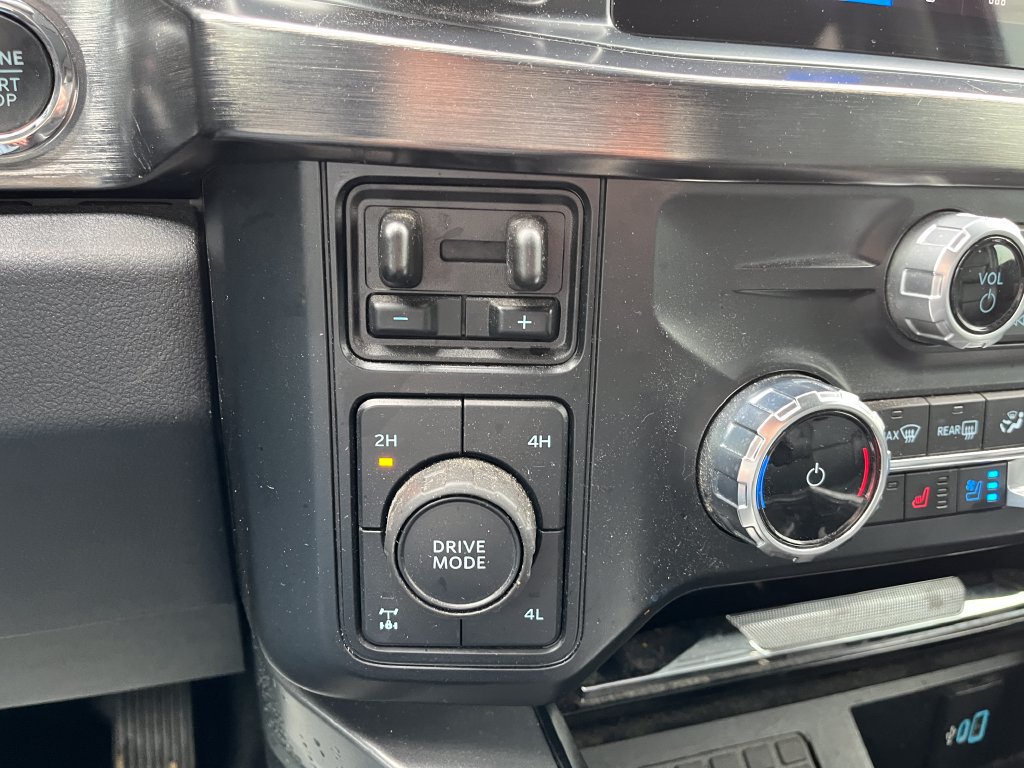Used 2024 Ford F350 Lariat w/ Lariat Ultimate Package AWD/4WD image 29
