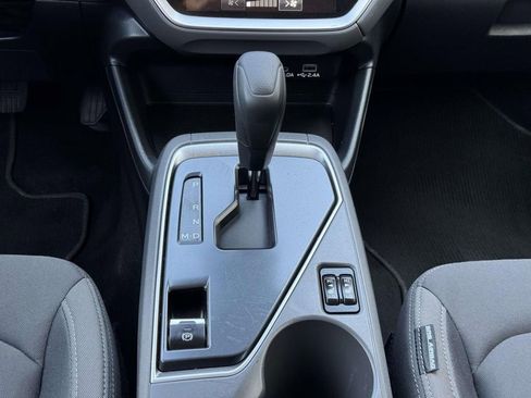 Used 2025 Subaru Crosstrek 2.0i Premium image 6