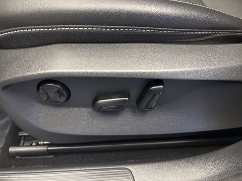 Certified 2023 Volkswagen Taos SE w/ Panoramic Sunroof Package FWD image 13