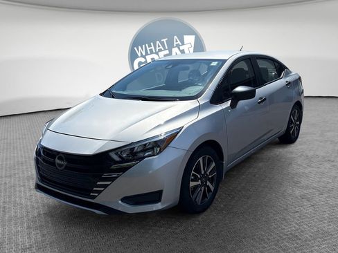 Used 2025 Nissan Versa S w/ S Plus Package FWD image 8