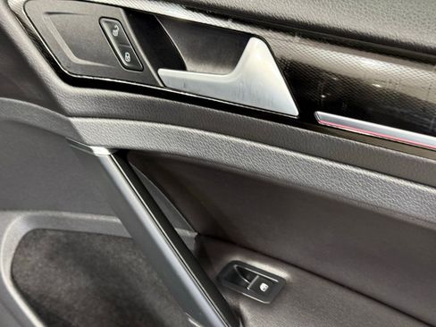 Used 2016 Volkswagen GTI SE w/ Driver Assistance Package image 21