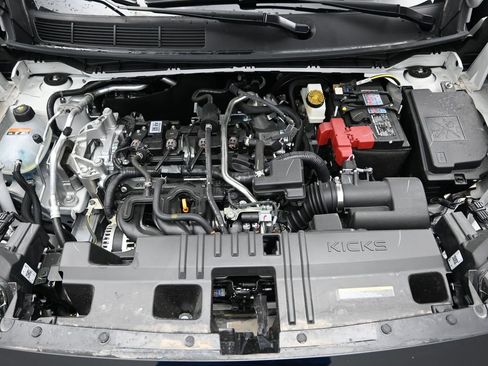 New 2026 Nissan Kicks SR FWD image 25