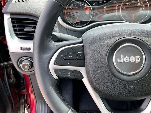 Used 2016 Jeep Cherokee Latitude w/ Comfort/Convenience Group AWD/4WD image 14