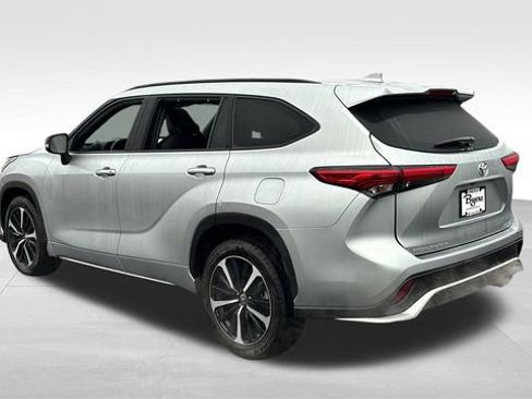 Used 2021 Toyota Highlander XSE image 5
