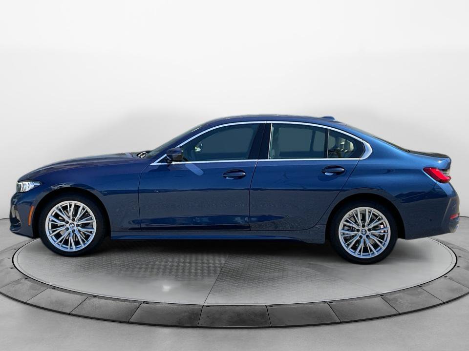 Used 2024 BMW 330i xDrive Sedan w/ Premium Package AWD/4WD image 4