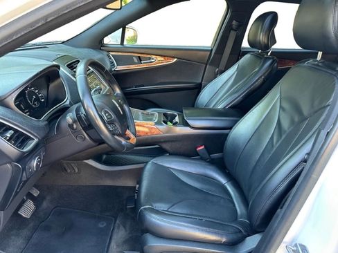 Used 2017 Lincoln MKX Select w/ Select Plus Package image 11