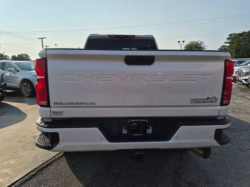 Used 2024 Chevrolet Silverado 2500 High Country w/ High Country Premium Package AWD/4WD image 3