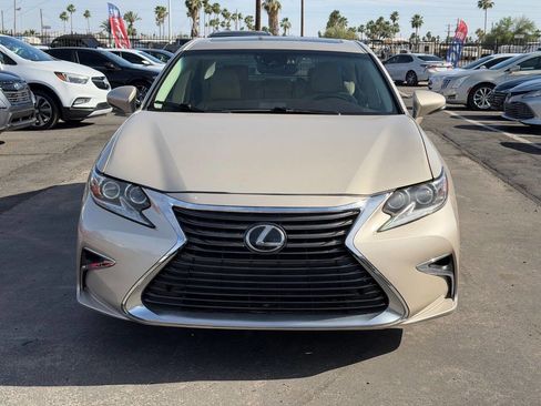 Used 2016 Lexus ES 350 w/ Luxury Package w/Wood Trim image 14