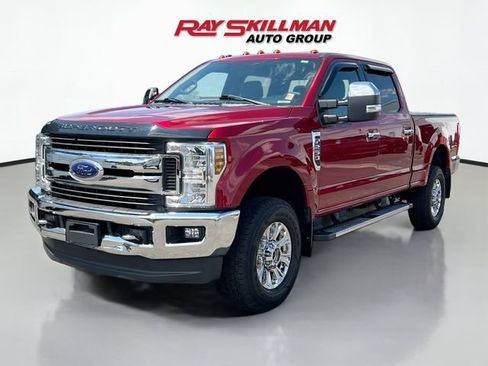 Used 2019 Ford F250 XLT w/ XLT Premium Package AWD/4WD image 3