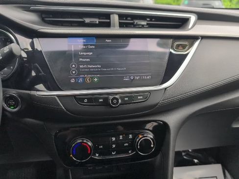Used 2022 Buick Encore GX Preferred w/ Cold Weather Comfort Package FWD image 19