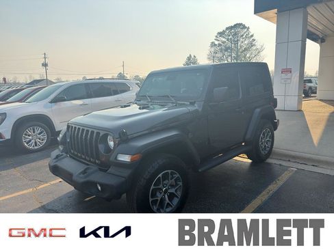 Used 2024 Jeep Wrangler Sport S image 1