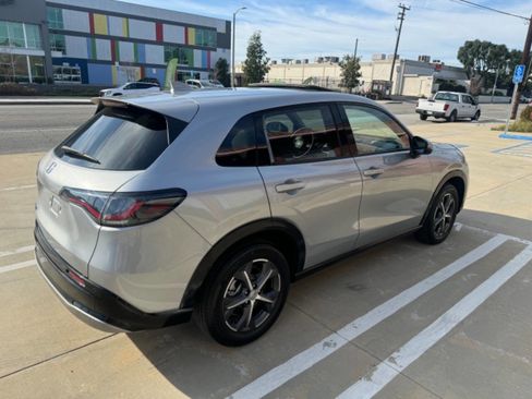 Used 2024 Honda HR-V EX-L image 5