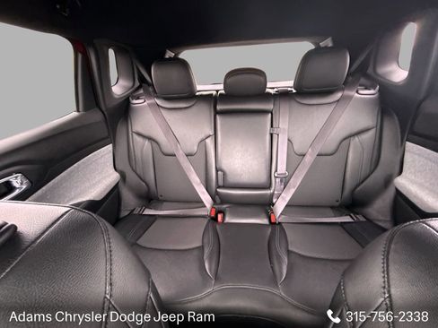 Used 2025 Jeep Compass Latitude image 23