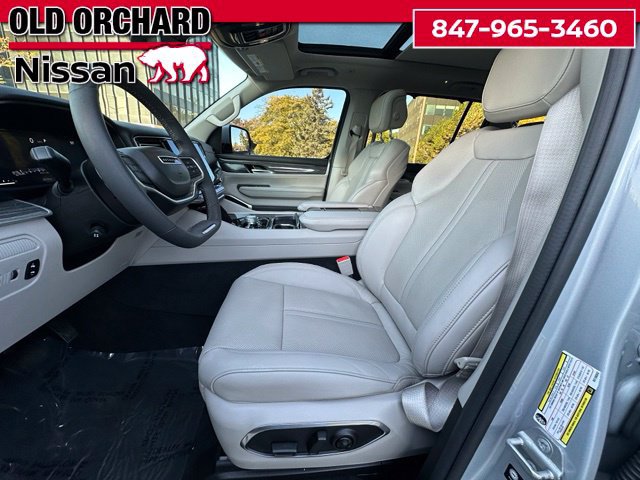 Used 2022 Jeep Wagoneer Series II w/ Convenience Group I AWD/4WD image 14