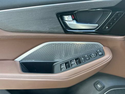 Used 2022 Acura MDX w/ Advance Package AWD/4WD image 11