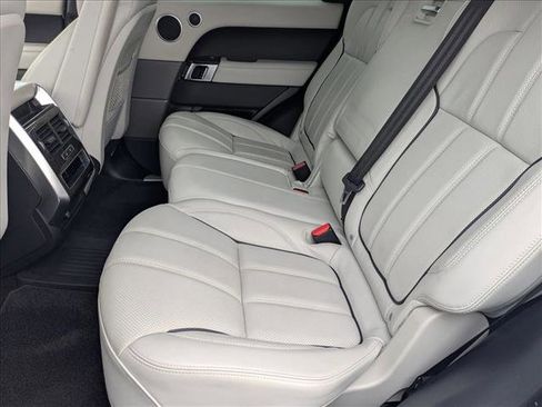 Used 2016 Land Rover Range Rover Sport HSE image 18