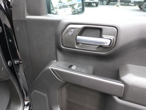 Used 2023 Chevrolet Silverado 1500 Custom image 32