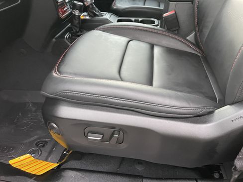 New 2026 Jeep Wrangler Unlimited Rubicon w/ Technology Group image 12