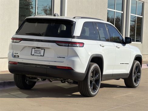 New 2025 Jeep Grand Cherokee Limited w/ Black Appearance Package image 5