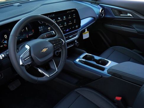 New 2025 Chevrolet Equinox EV LT image 2