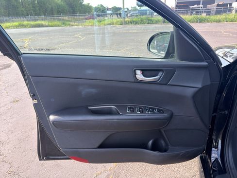 Used 2020 Kia Optima SE FWD image 18