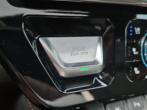 Used 2023 GMC Sierra 1500 AT4 w/ AT4 Preferred Package AWD/4WD image 27