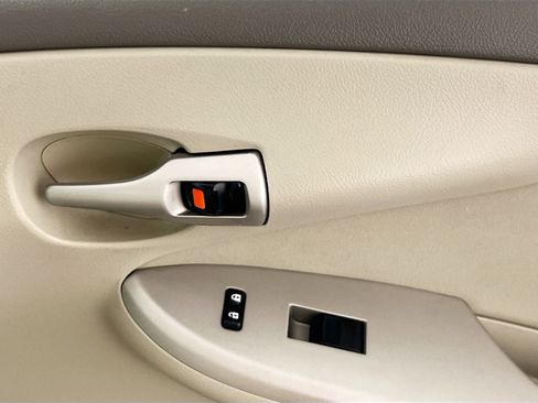Used 2010 Toyota Corolla LE FWD image 30