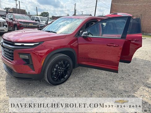 Used 2024 Chevrolet Traverse LT w/ Midnight/Sport Edition image 24